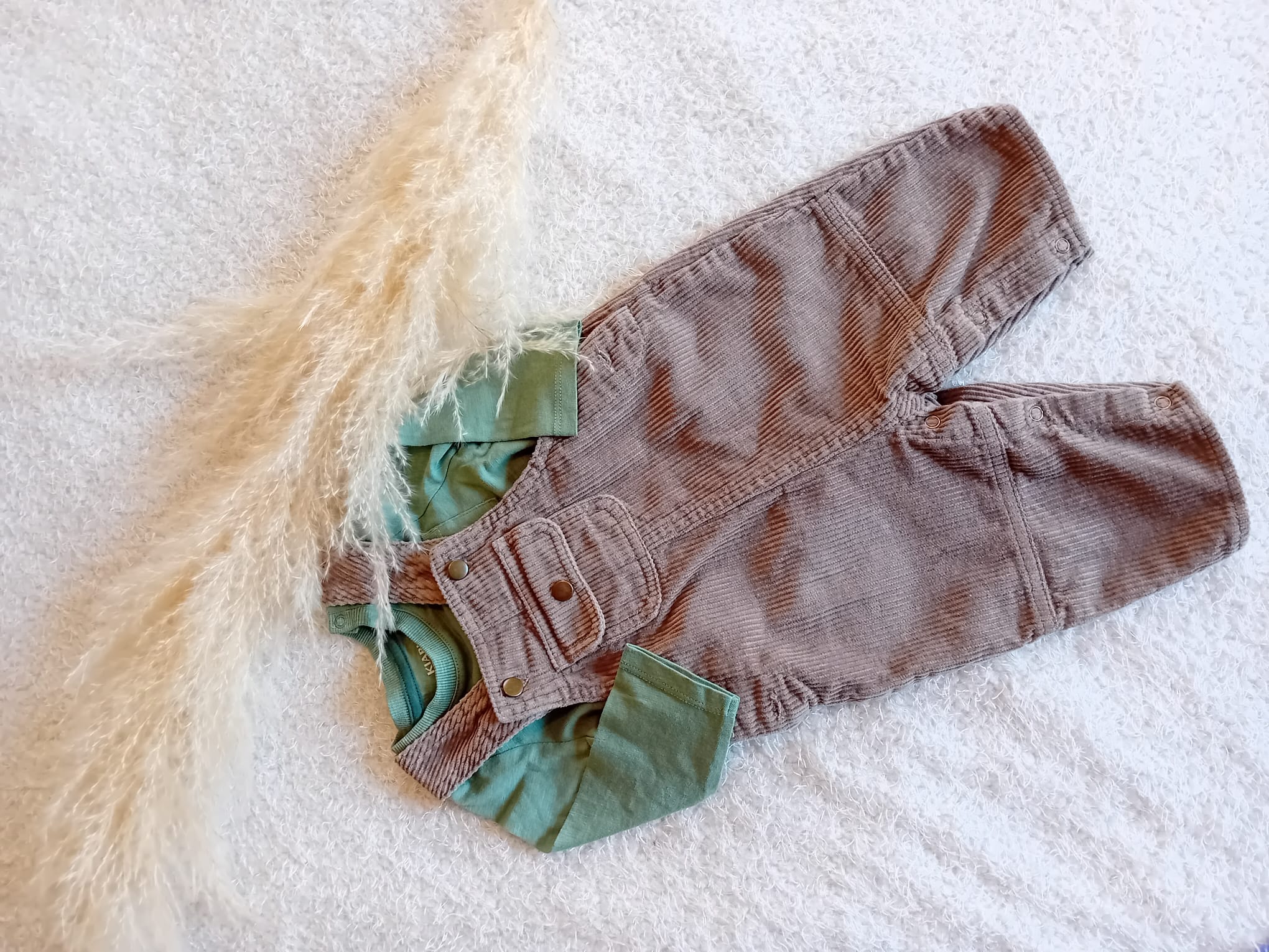 Salopette et T.shirt 